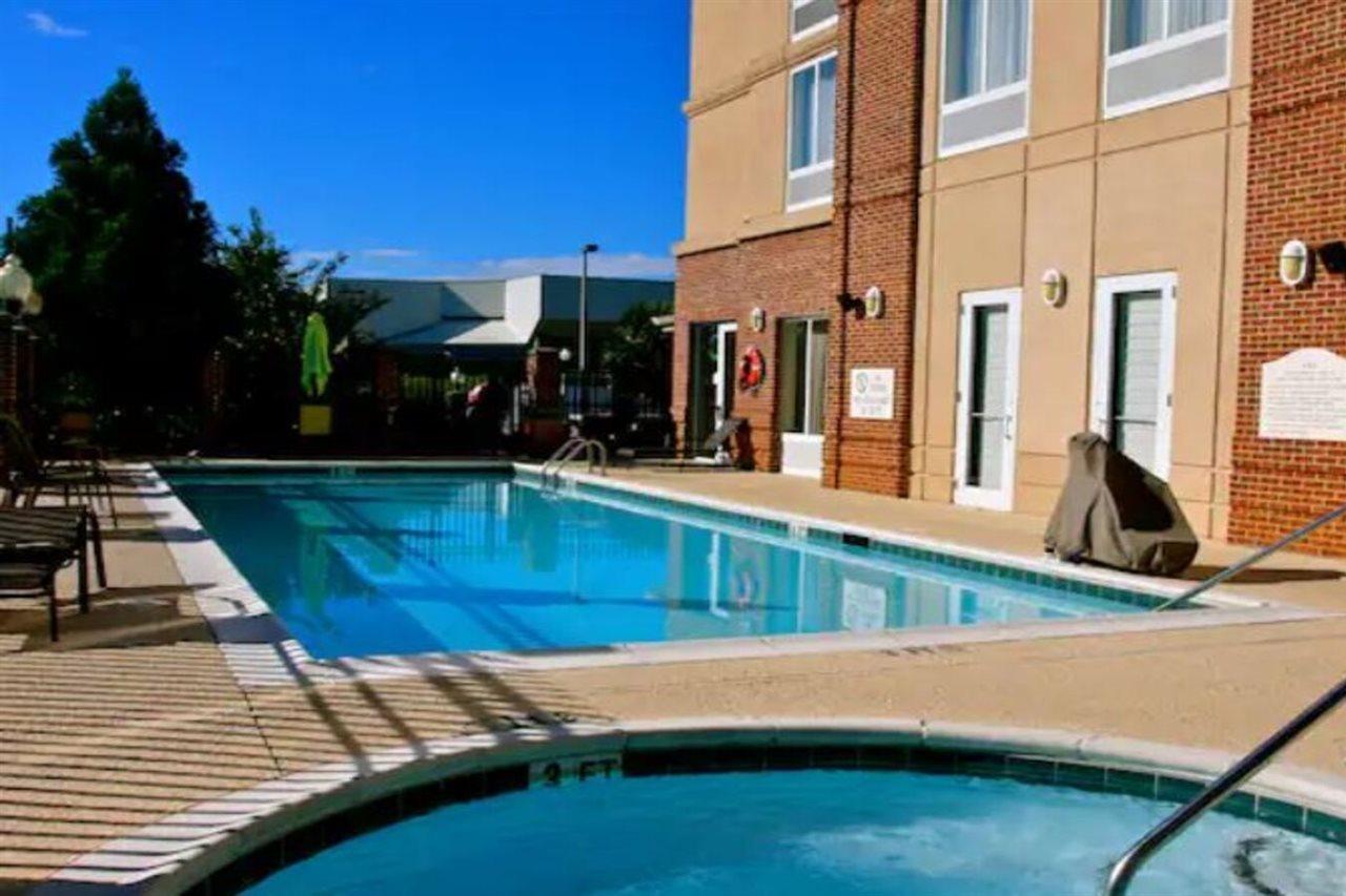 Hilton Garden Inn Albany Exterior photo